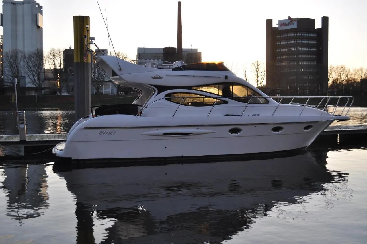 Luxus Yacht Lady Jane City Uberseestadt Hotel Bremen